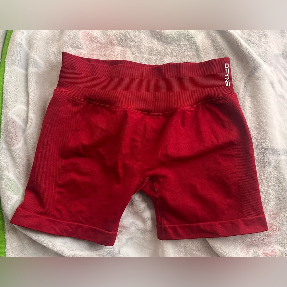 Dfyne Impact 4.5 Crimson Shorts (L)